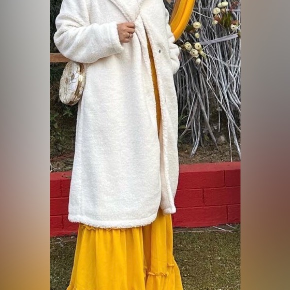 Embroidered box clutch - Picture 6 of 6